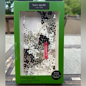 NWT! Kate Spade Black and White Floral iPhone 15 Pro Max Case